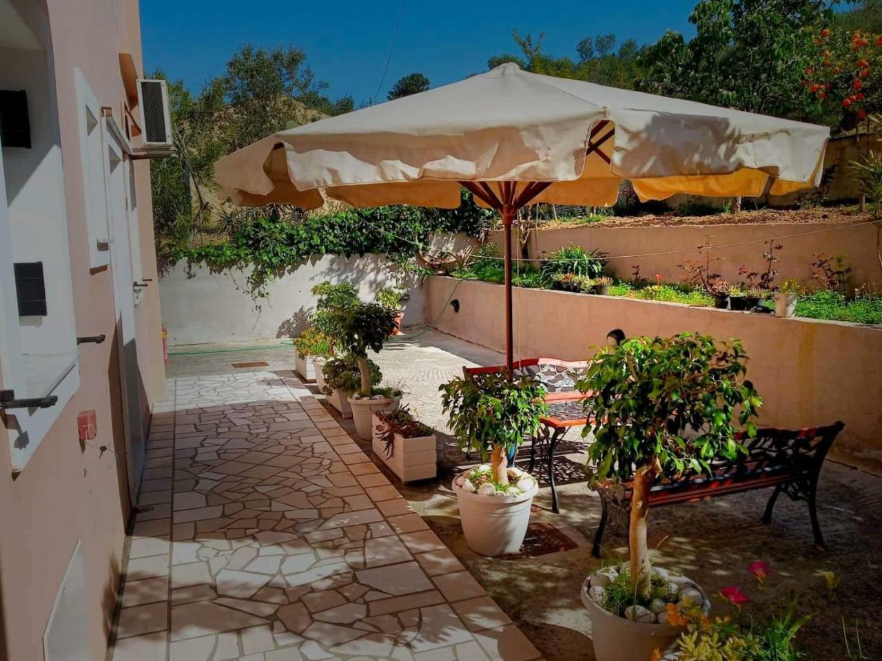 Oskars Studios & Apartments Lassi  Exterior photo